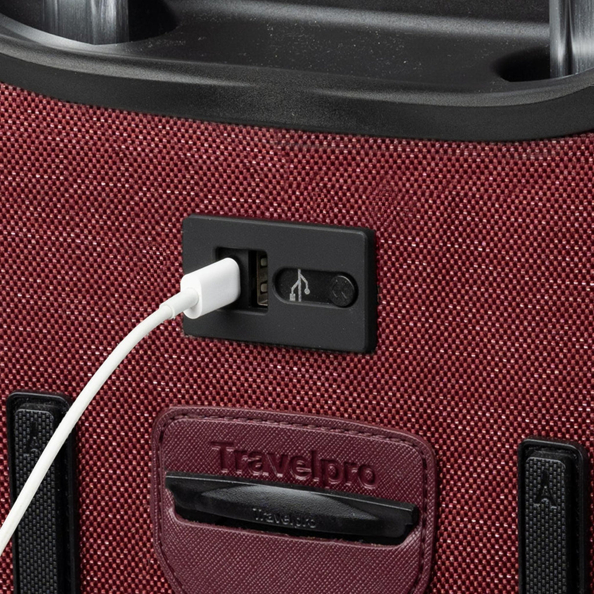 Travelpro Platinum Elite International Expandable Carry-On Spinner