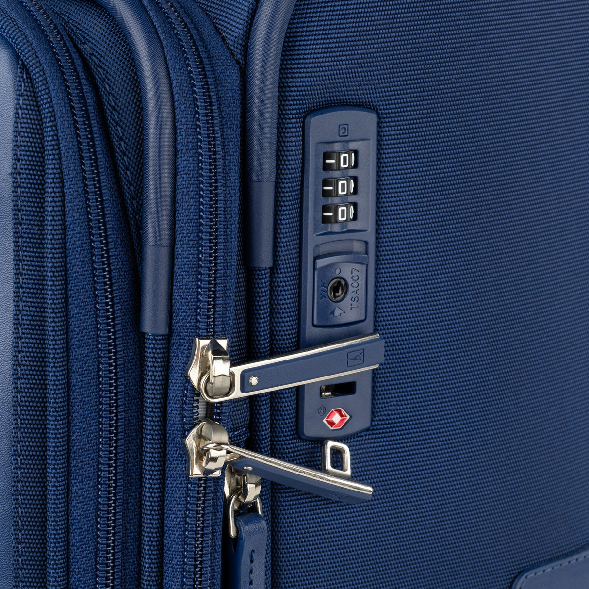 Travelpro VersaPack+ Medium Check-in Expandable Spinner