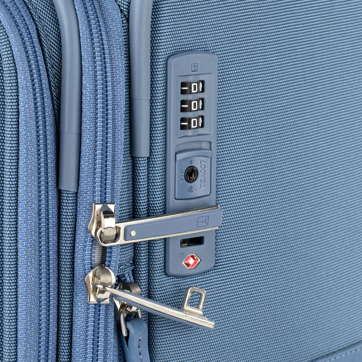 Travelpro VersaPack+ Medium Check-in Expandable Spinner