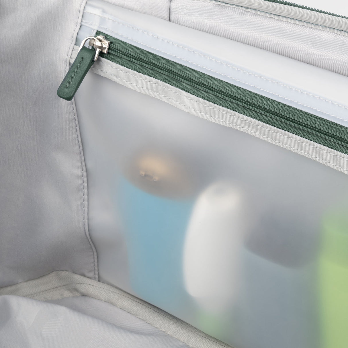 Travelpro VersaPack+ Medium Check-in Expandable Spinner