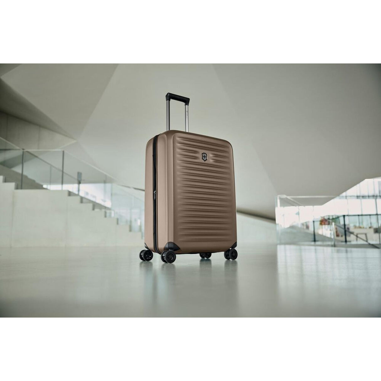 Victorinox Airox Advanced Medium Hardside Case