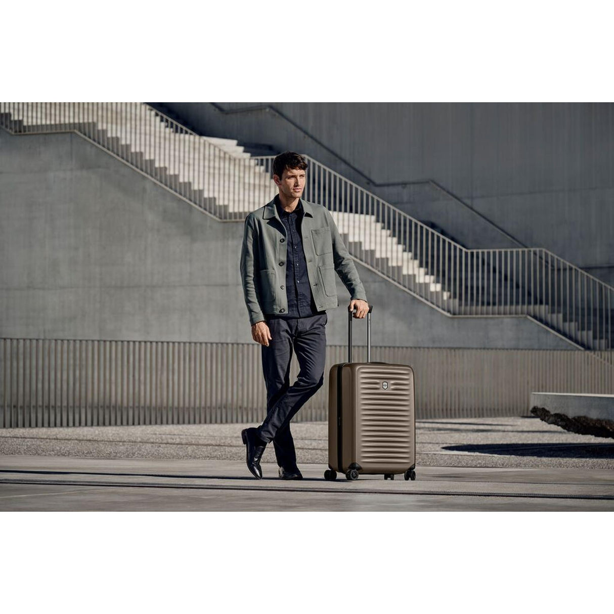 Victorinox Airox Advanced Medium Hardside Case