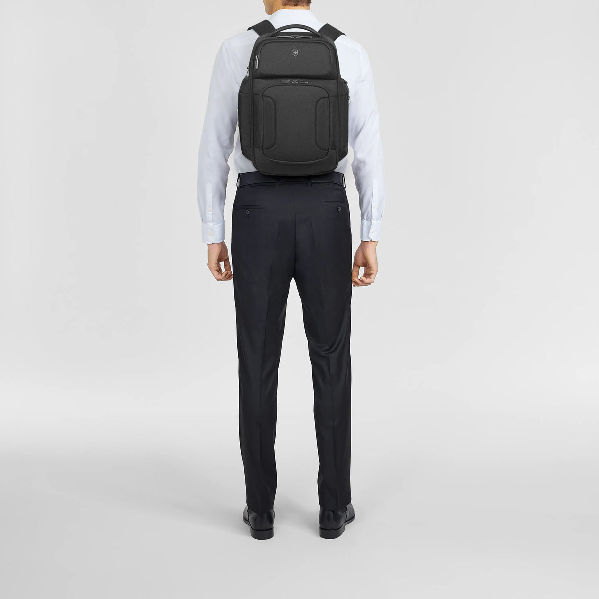 Victorinox Werks Traveler 7.0 Deluxe Laptop Backpack