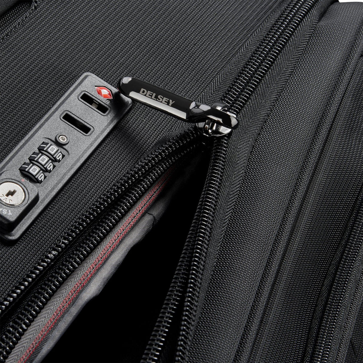 Delsey Helium DLX 25" Expandable Spinner Upright