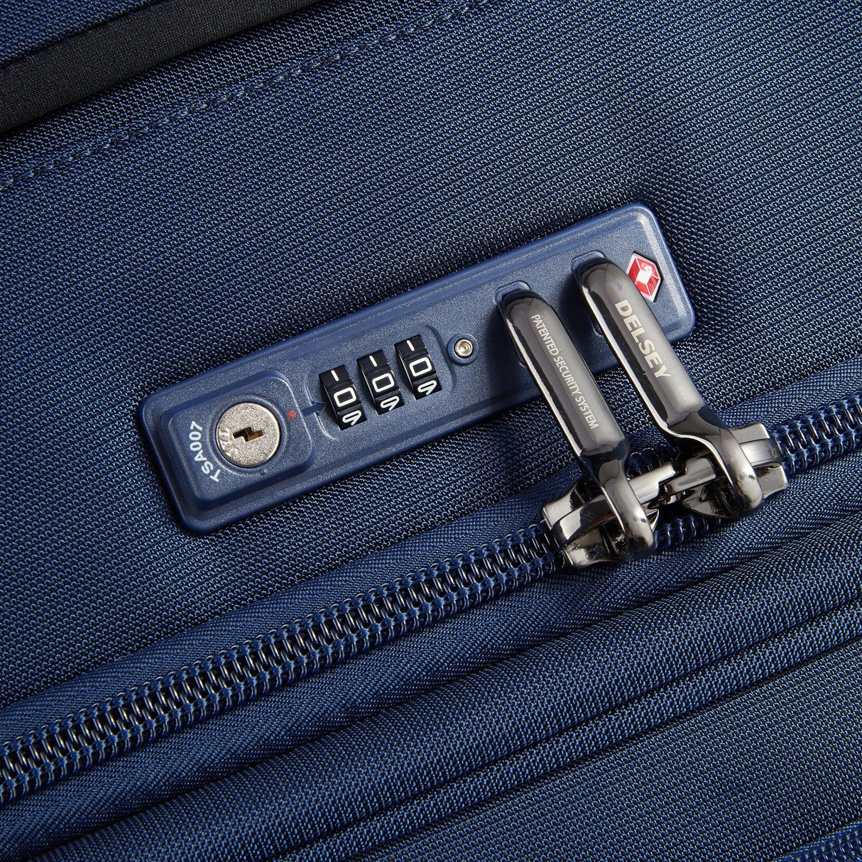 Delsey Helium DLX 25" Expandable Spinner Upright