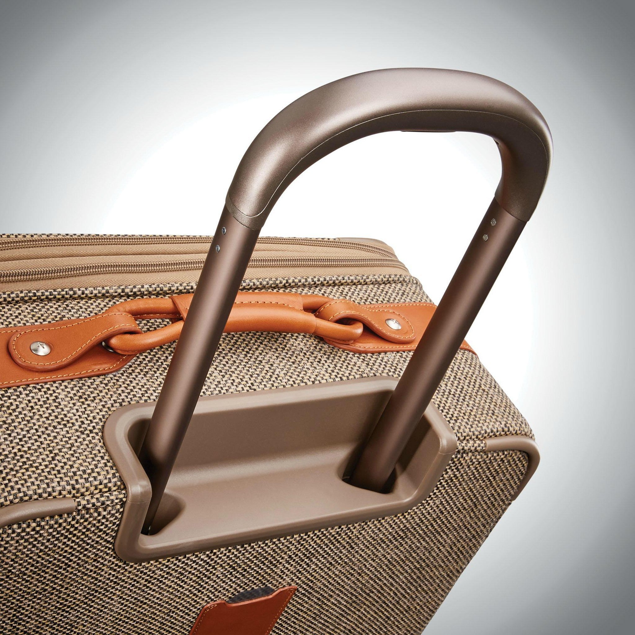 Hartmann Tweed Legend Extended Journey Expandable Spinner
