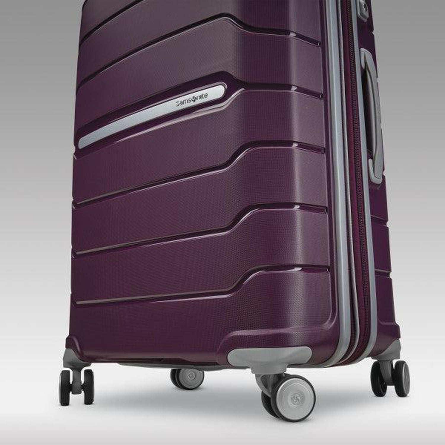 Samsonite Freeform 24" Spinner