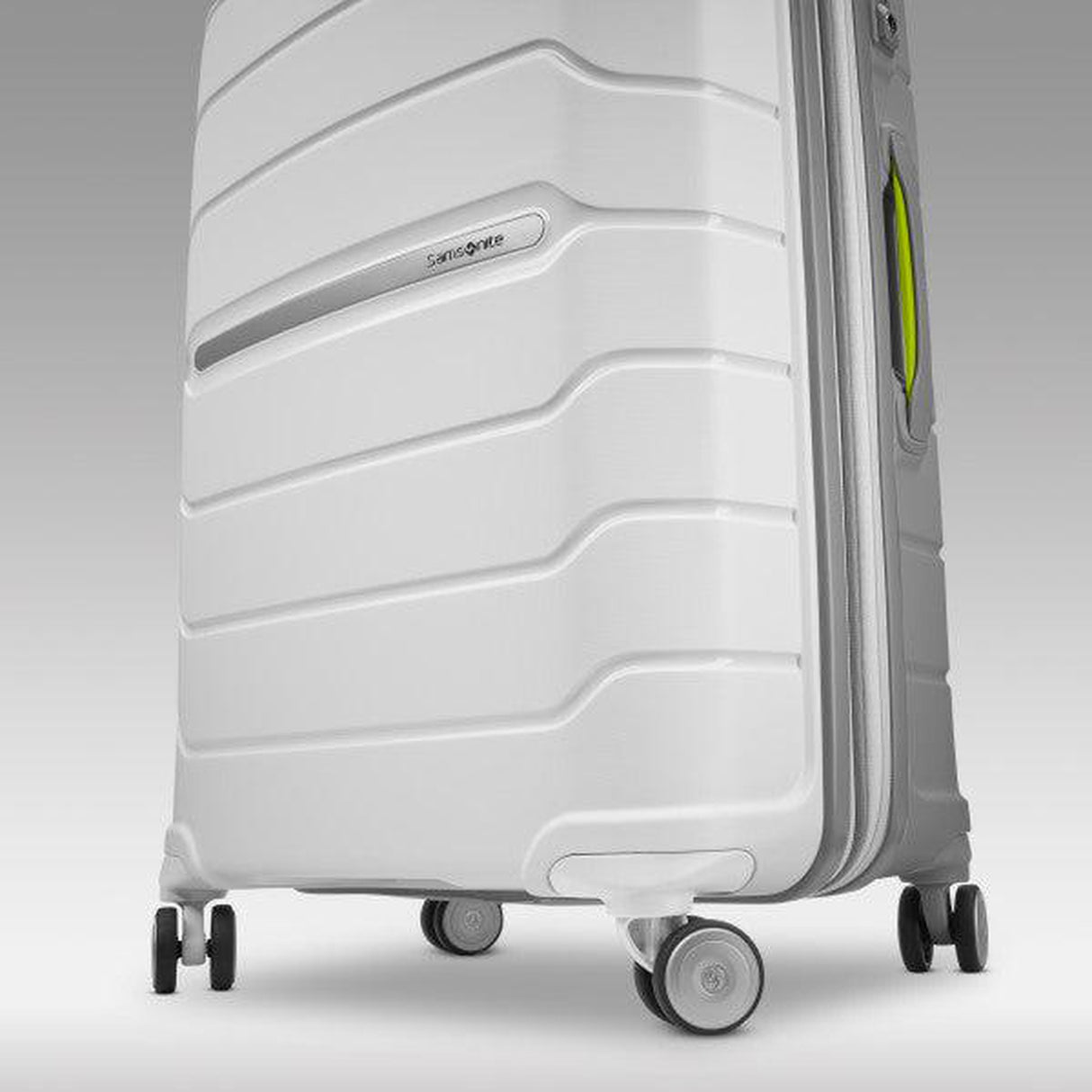 Samsonite Freeform 24" Spinner