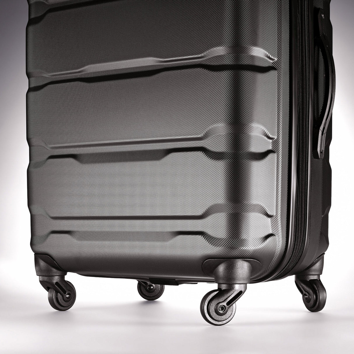 Samsonite Omni PC Hardside Spinner 20"