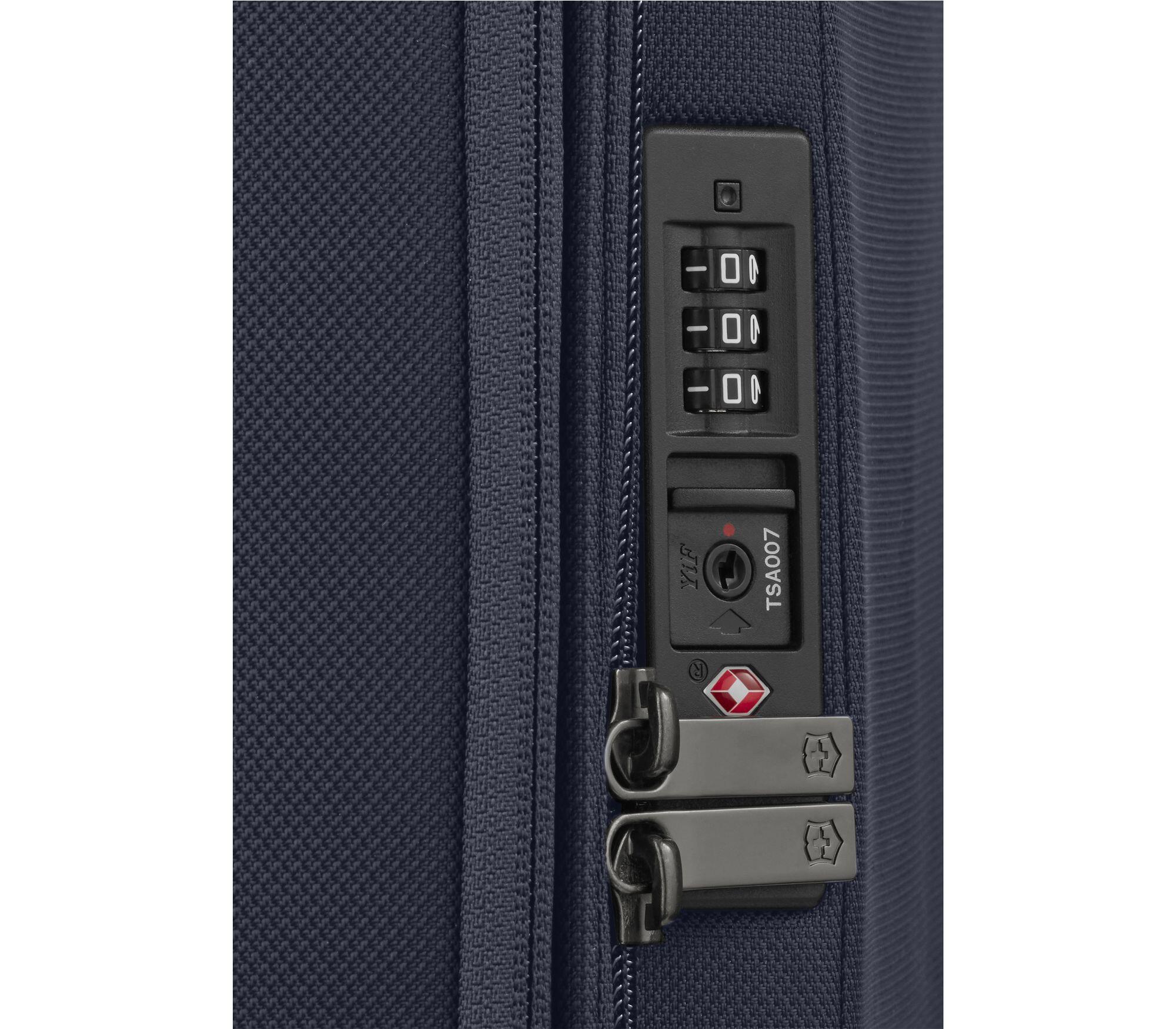 Victorinox Connex Medium Softside Case