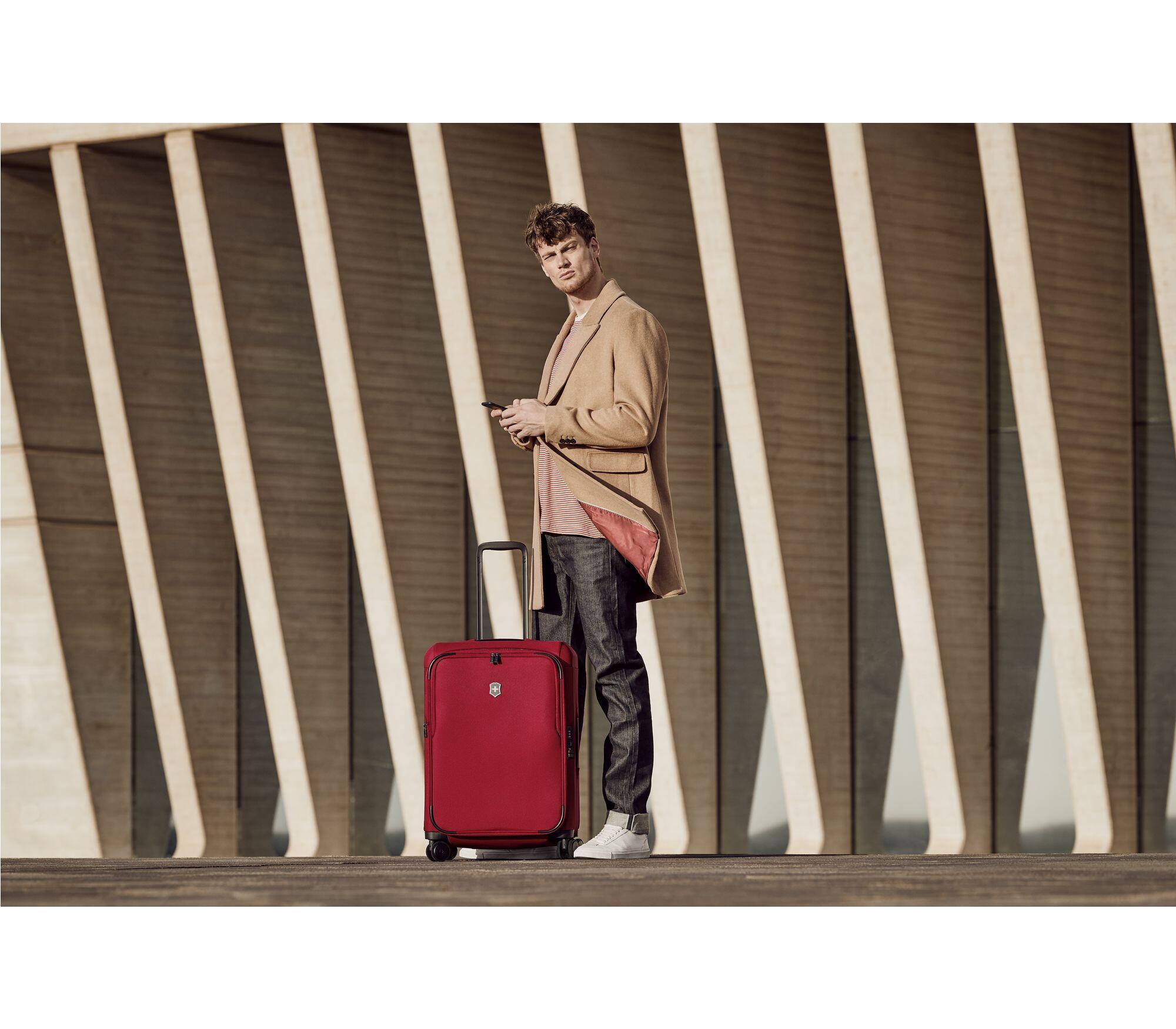 Victorinox Connex Medium Softside Case