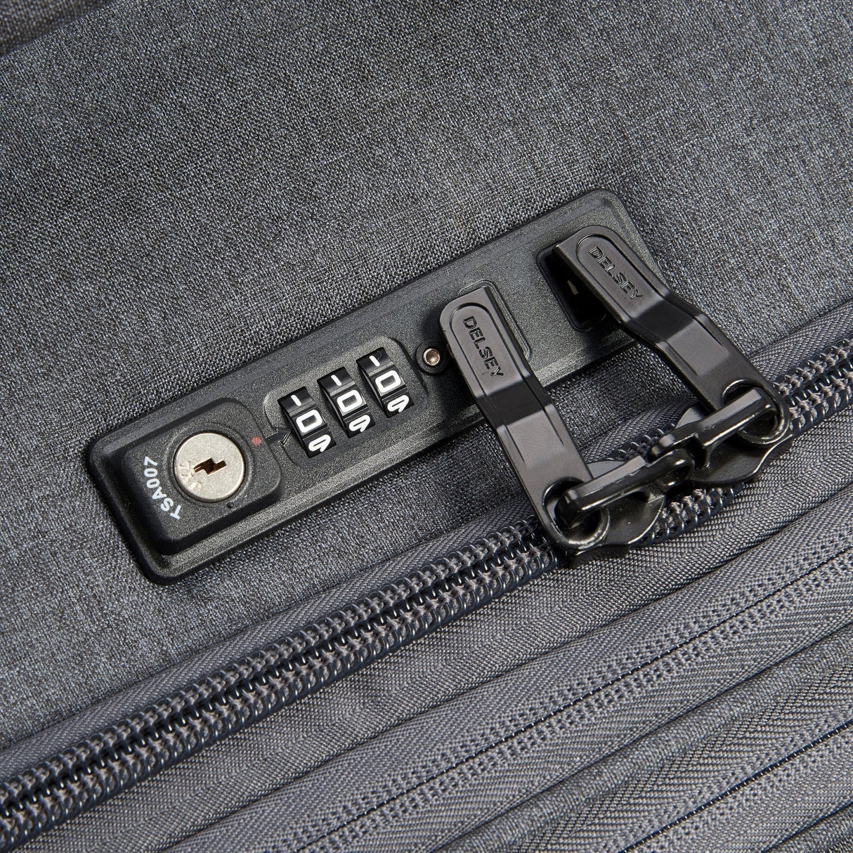 Delsey Maubert 2.0 28" Expandable Spinner Upright