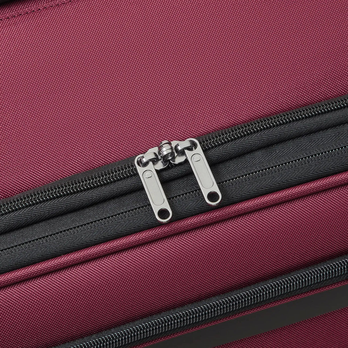 Delsey Sky Max 3.0 Expandable 31" Spinner