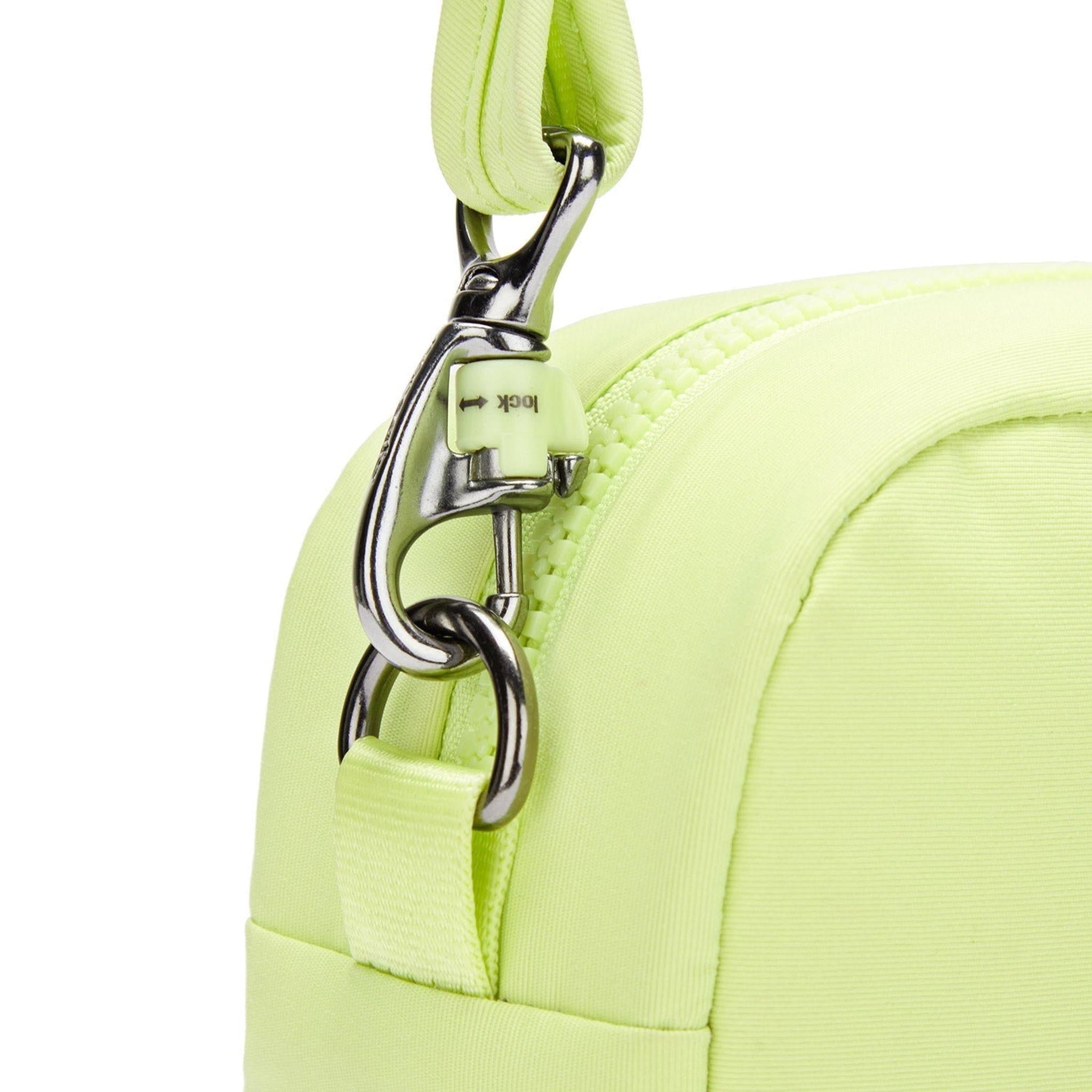 サイクリング　バック Pacsafe CX Square Crossbody – Luggage Pros