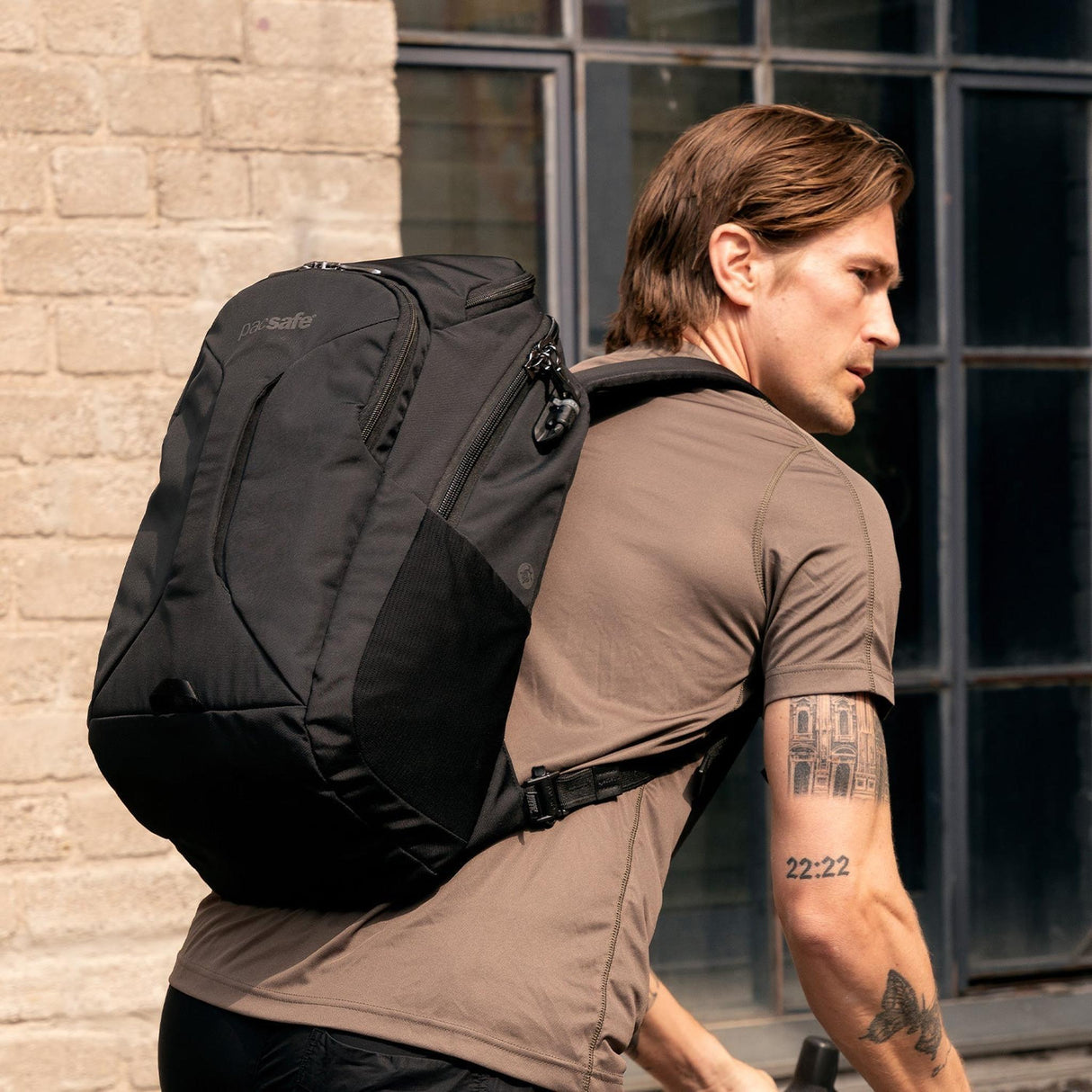 Pacsafe EXP 28L Backpack