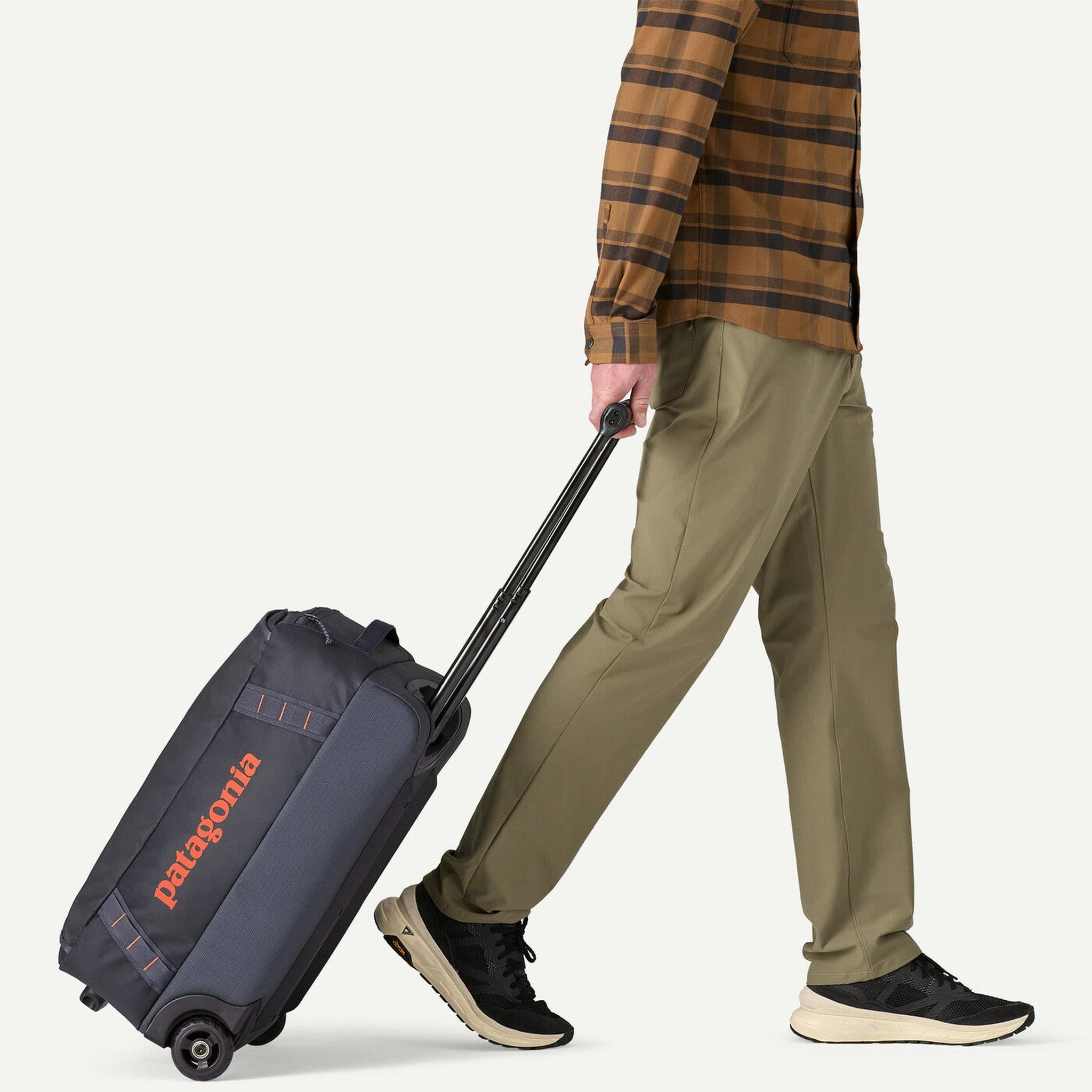 Patagonia Black Hole Wheeled Duffel 40L – Luggage Pros Patagonia Black Hole Wheeled Duffel 40L – Luggage Pros