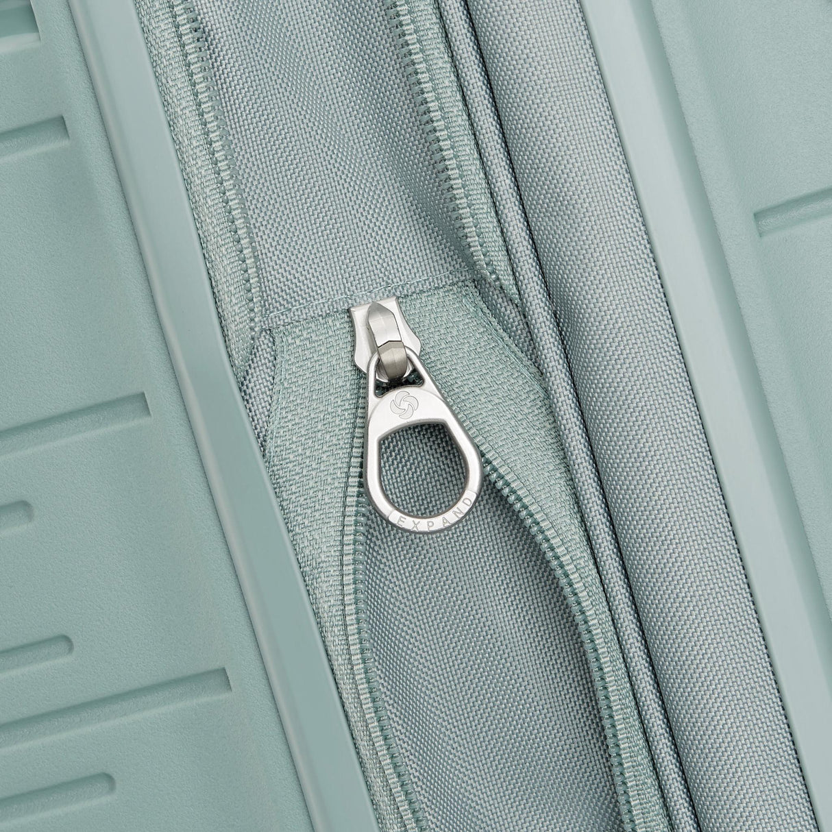 Samsonite Elevation Plus Hardside Classic Carry-On