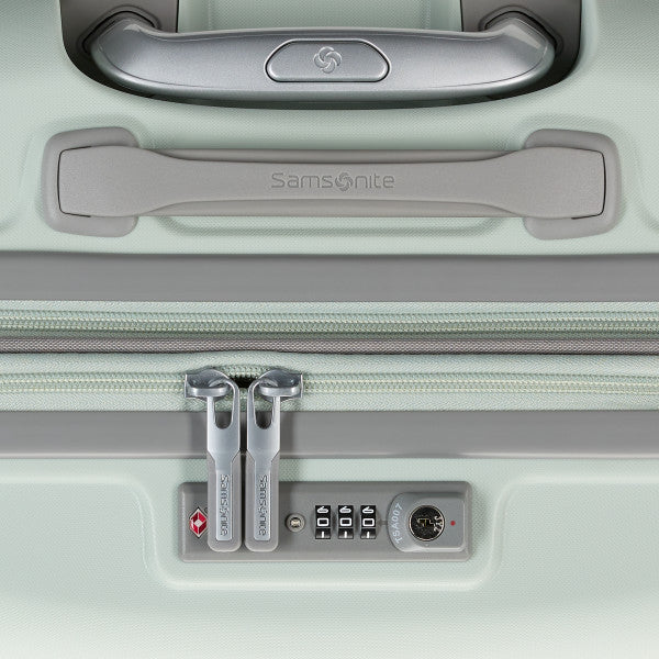 Samsonite Freeform 21" Carry-On Spinner