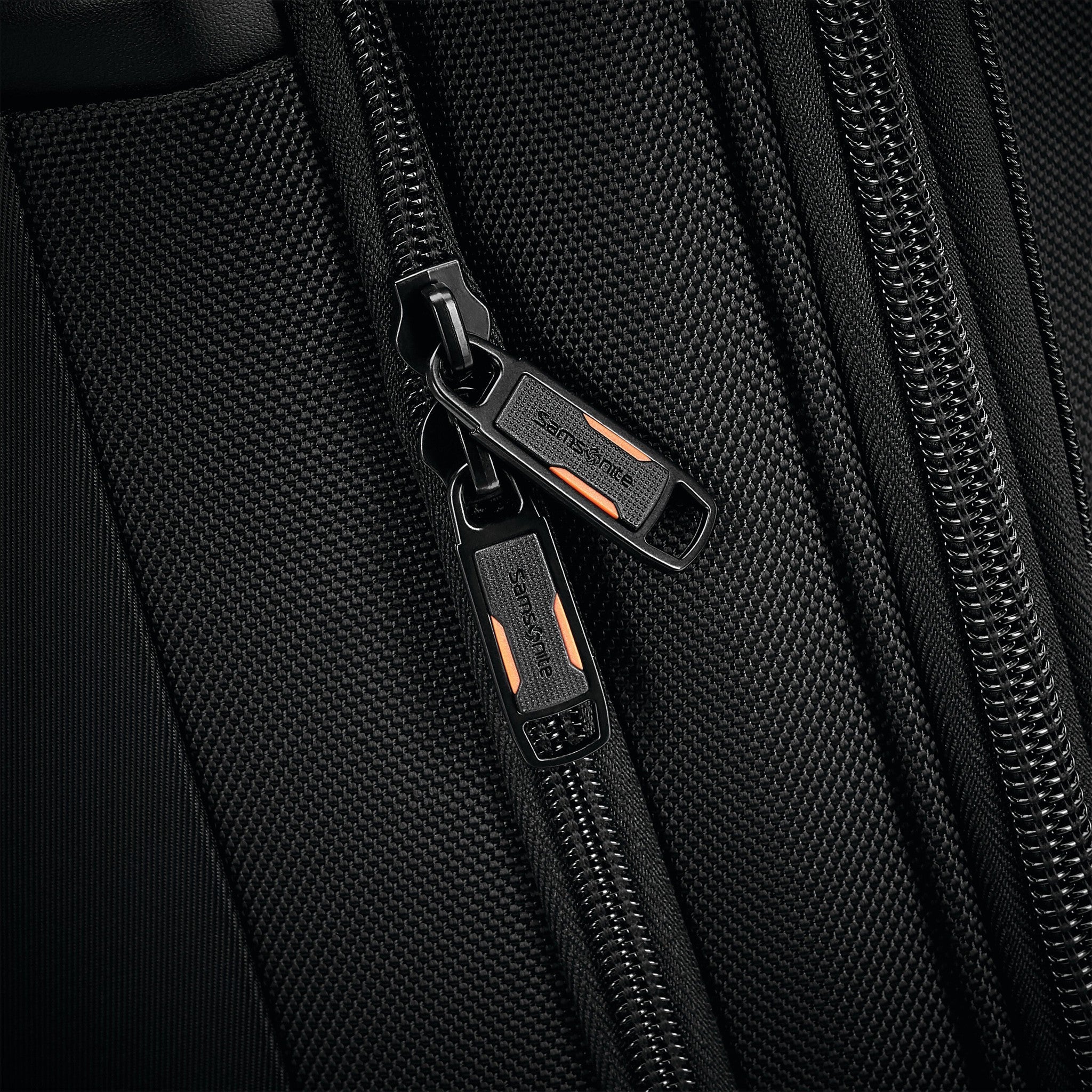 Samsonite Pro Suitcase - Thumbnail 2