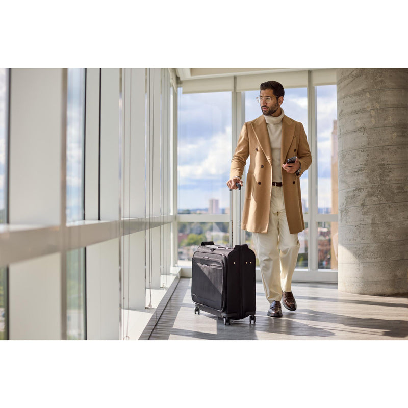 Samsonite Silhouette 18 Garment Bag Spinner