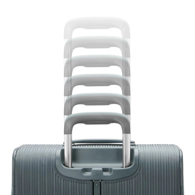 Samsonite Silhouette 18 Softside Large Expandable Spinner