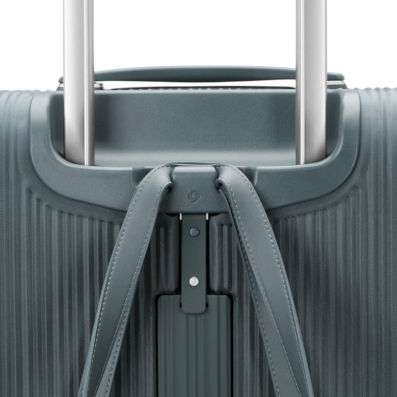 Samsonite Silhouette 18 Softside Large Expandable Spinner