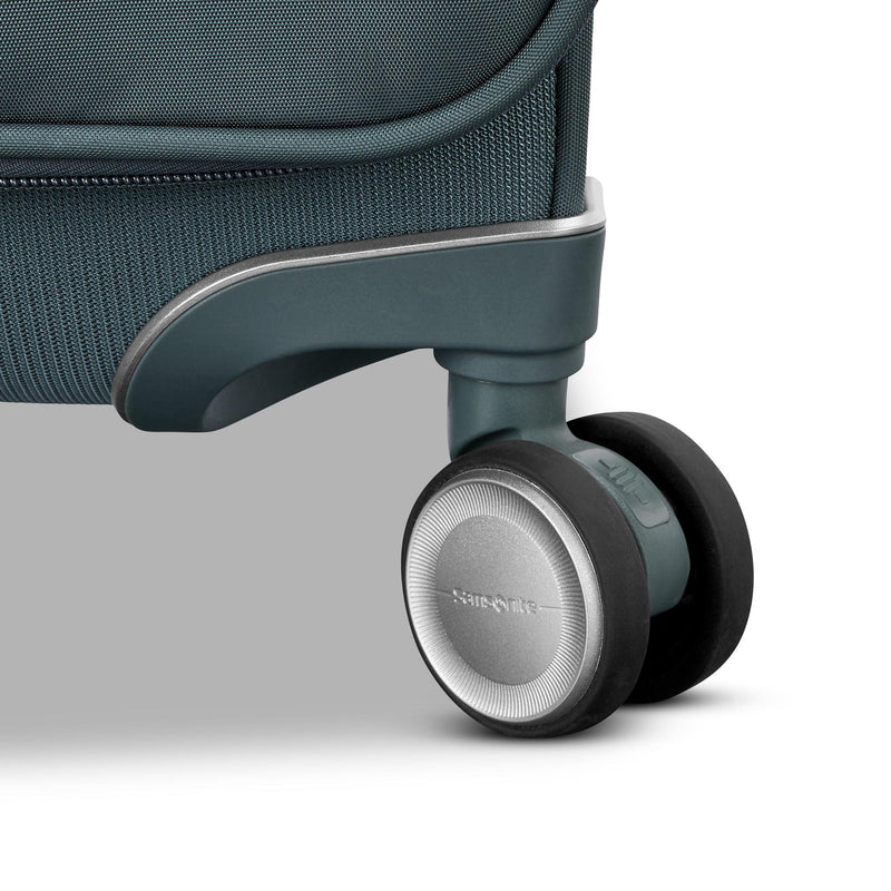 Samsonite Silhouette 18 Softside Large Expandable Spinner