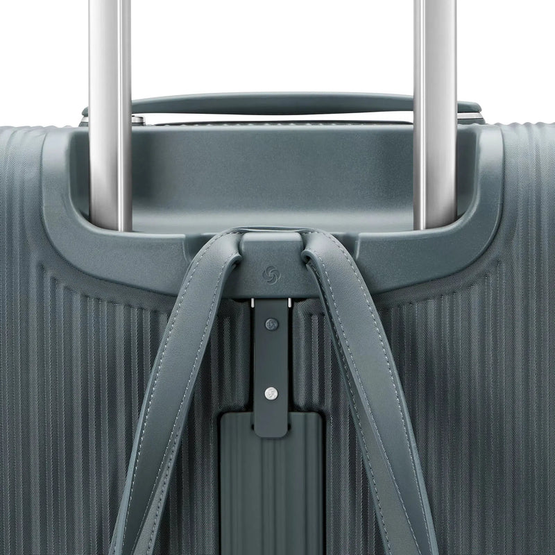 Samsonite Silhouette 18 Softside Medium Expandable Spinner