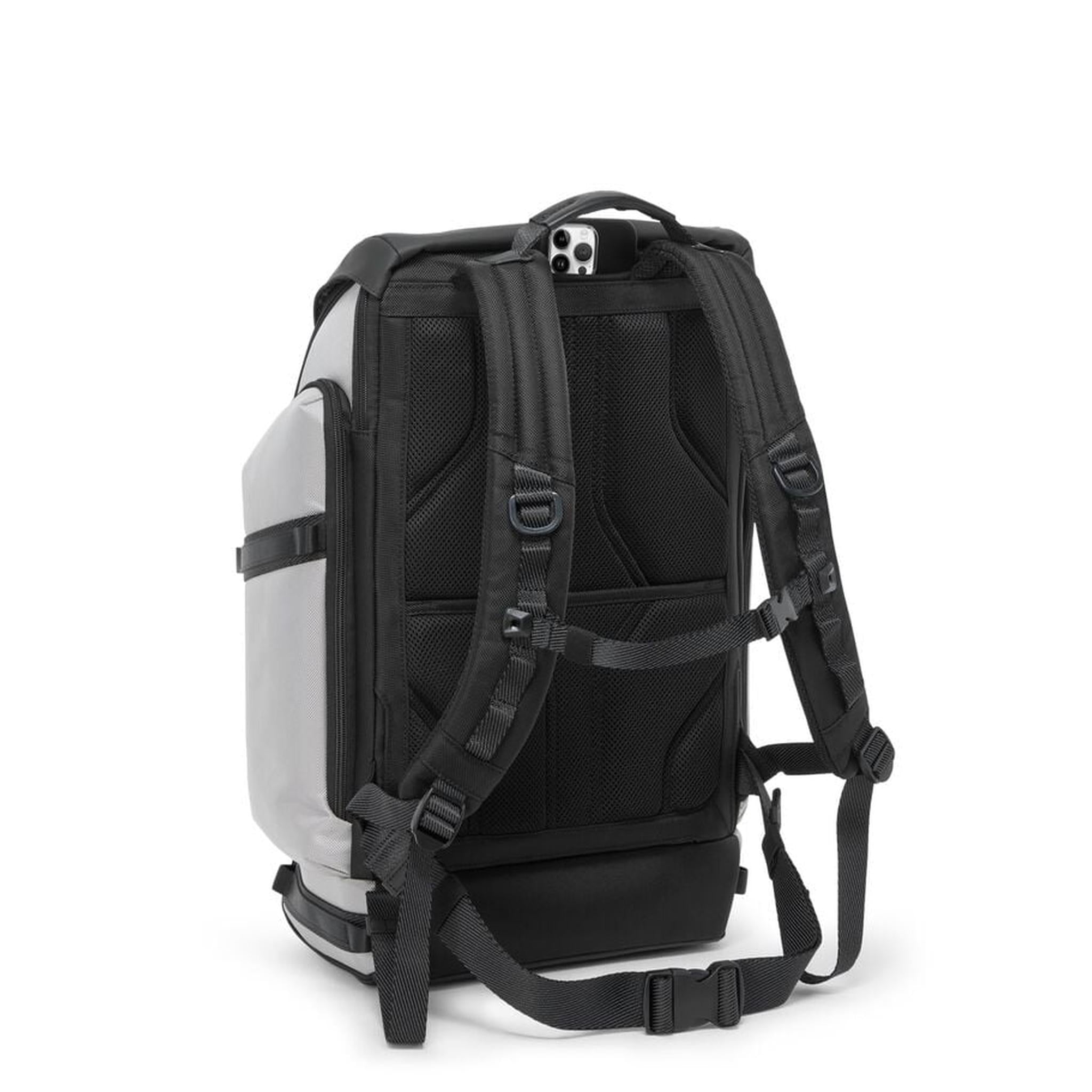 TUMI トラベルクロック　レア クリスマスのプレゼントでTumiのバッグをもらったんだけど。刻印