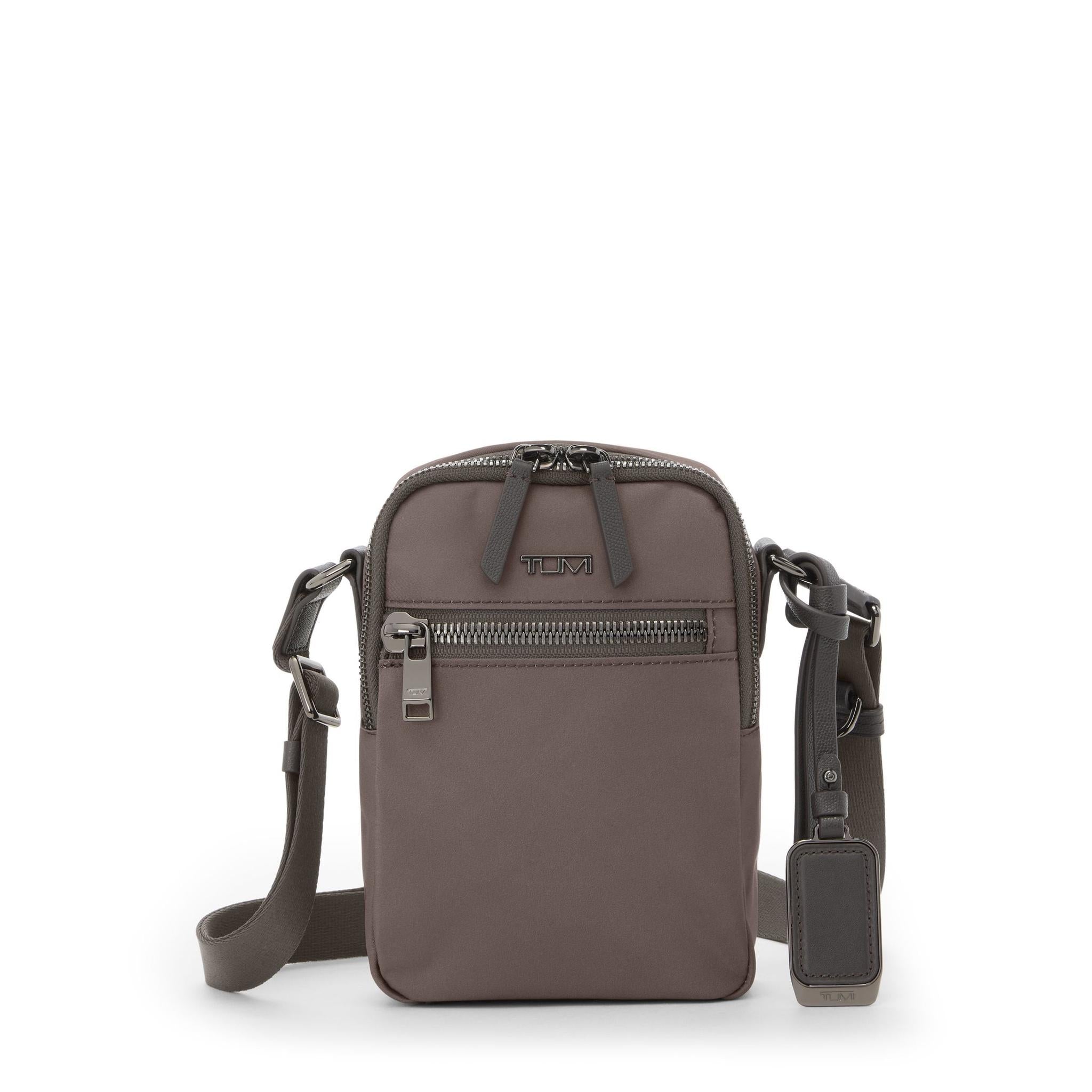 TUMI VOYAGEUR 「パトナ」　新品 VOYAGEUR 「セドナ」クロスボディ/スリング ブラック/ガンメタル