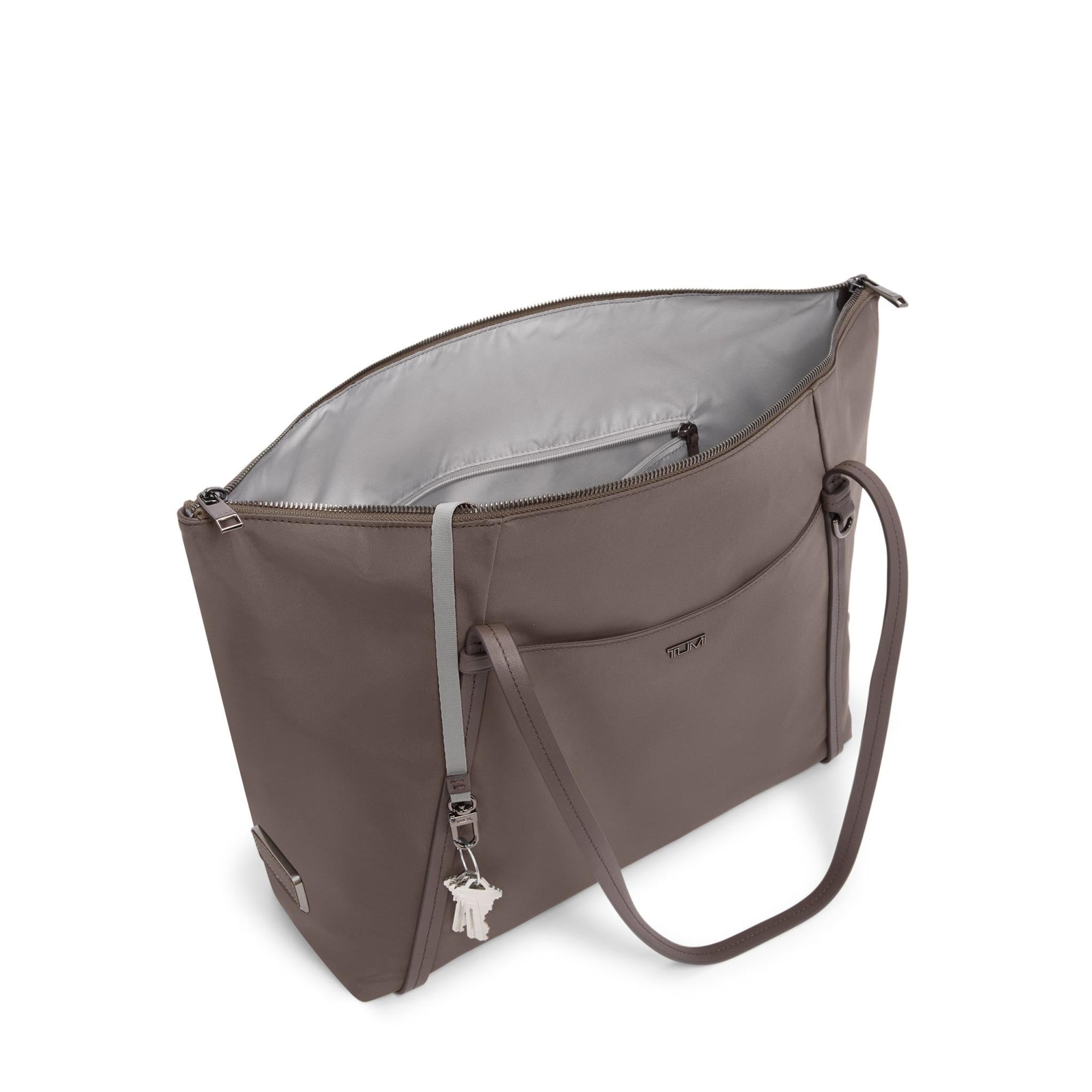 TUMI Voyageur Q Tote – Luggage Pros