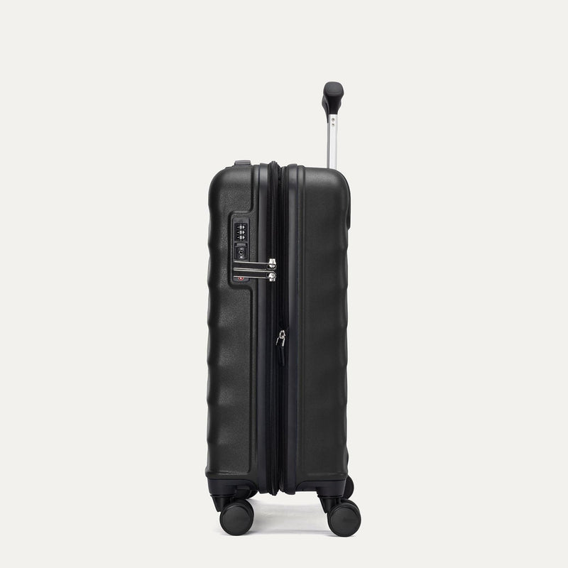 Travelpro Maxlite Air V2 International Carry-on Expandable Spinner