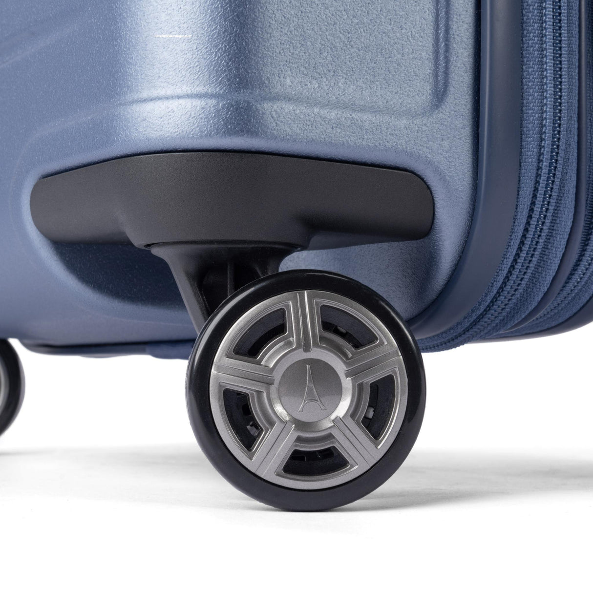 Travelpro Platinum Elite Hardside Medium Check-in Expandable Spinner