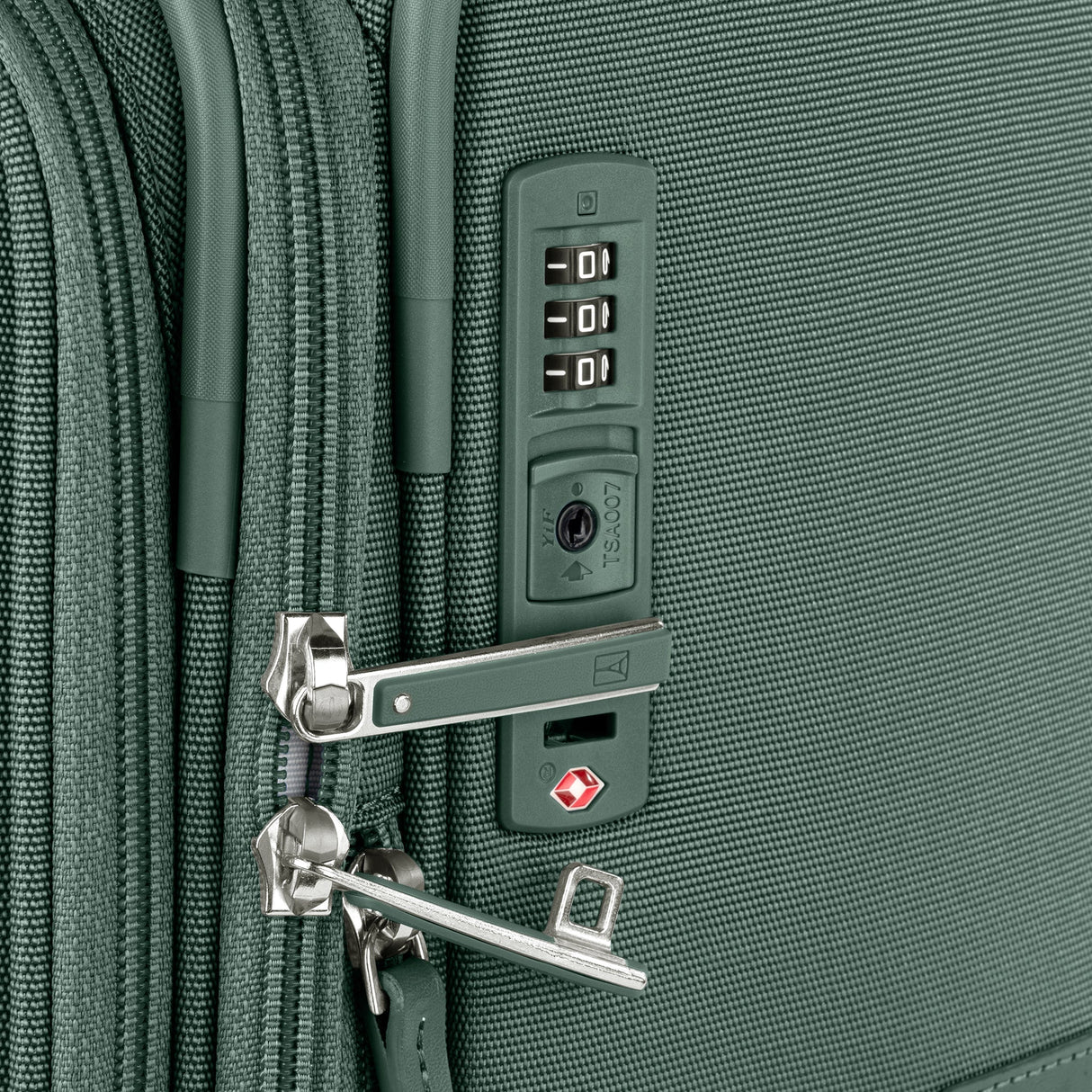 Travelpro VersaPack+ Medium Check-in Expandable Spinner