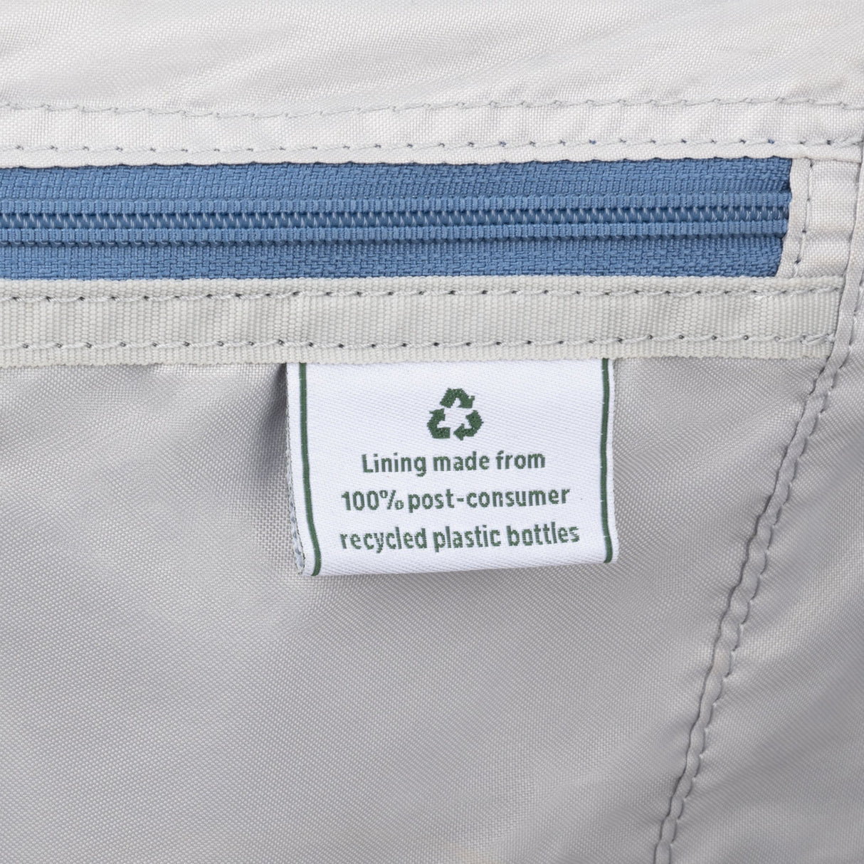 Travelpro VersaPack+ Medium Check-in Expandable Spinner