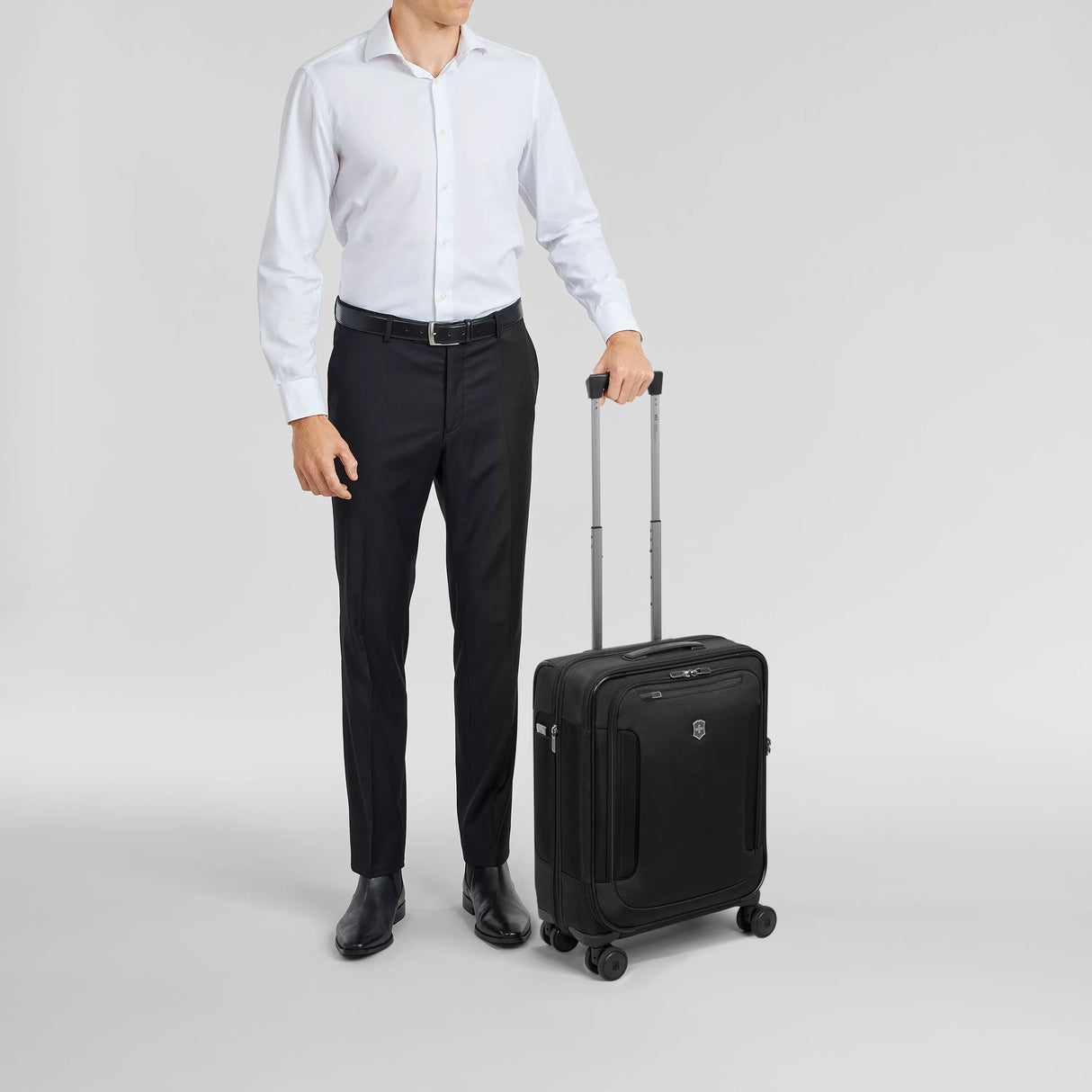 Victorinox Werks Traveler 7.0 Expandable Global Carry-On Spinner