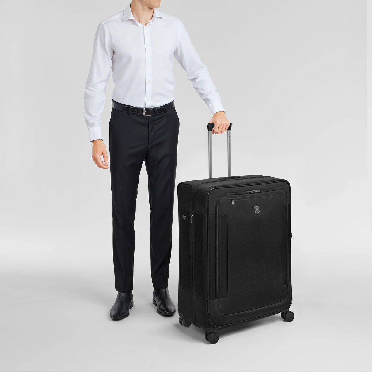 Victorinox Werks Traveler 7.0 Extra Large Expandable Spinner