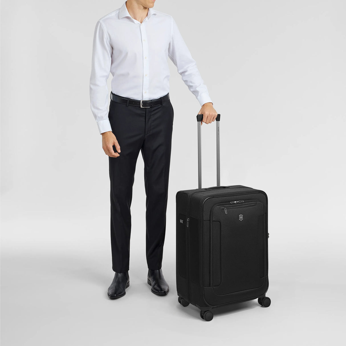 Victorinox Werks Traveler 7.0 Medium Expandable Spinner