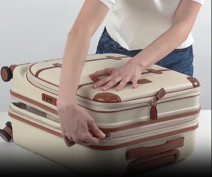 Brics Bellagio 3.0 21" Spinner Trunk with Pocket