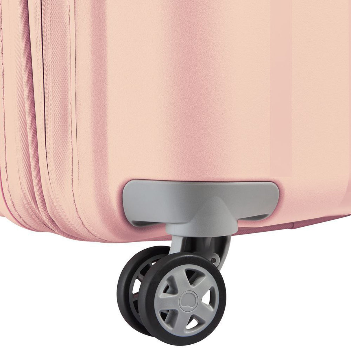 Delsey Clavel 25" Expandable Spinner Upright
