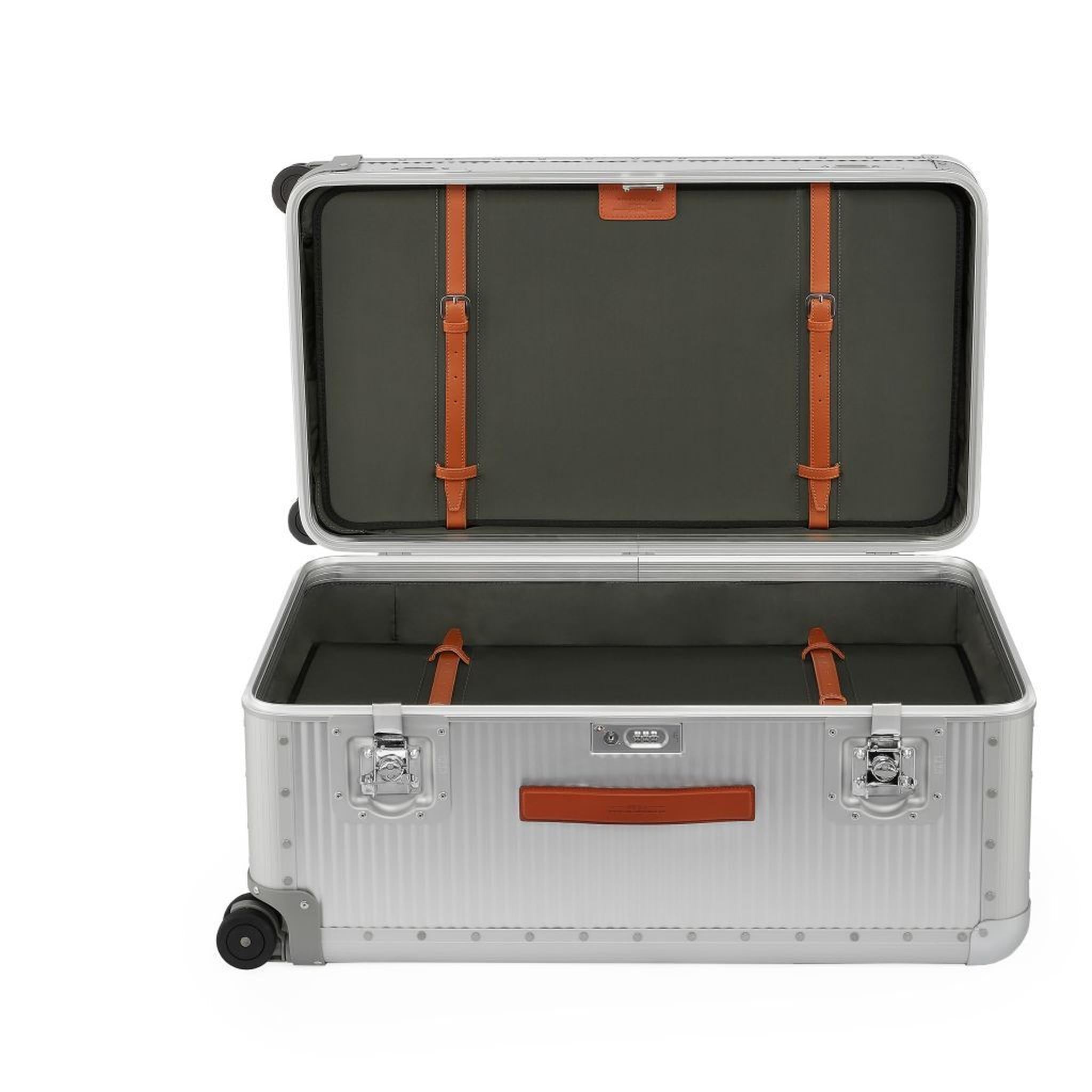 スポーツ FPM Milano bank TRUNK on Wheels Silver FPM Milano Bank Trunk on Wheels – Luggage Pros
