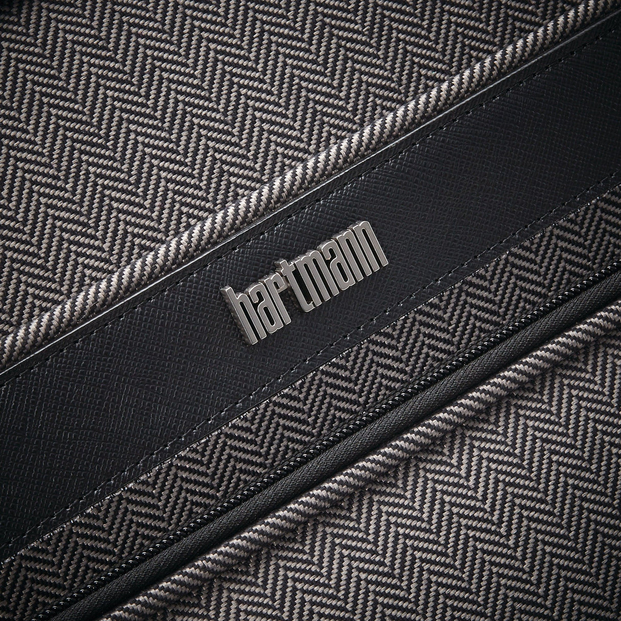 Hartmann Herringbone Deluxe Medium Journey Expandable Spinner