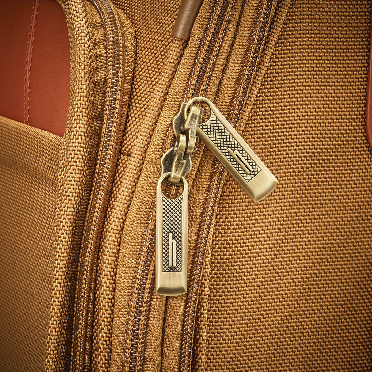 Hartmann Ratio Classic Deluxe 2 Global Carry-On Spinner