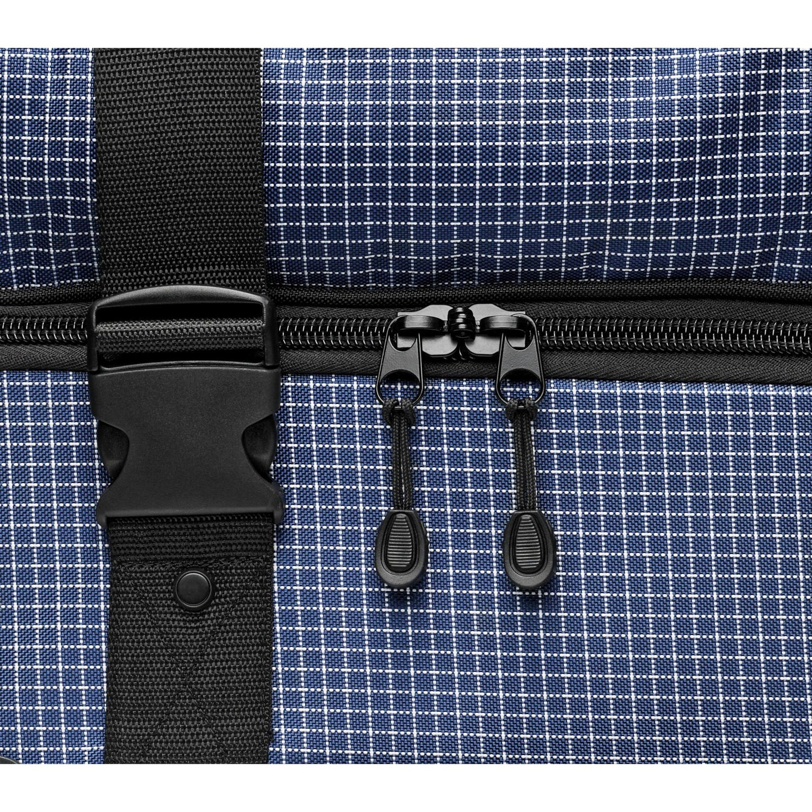 Samsonite Ripstop 30" Wheeled Duffel Luggage Pros