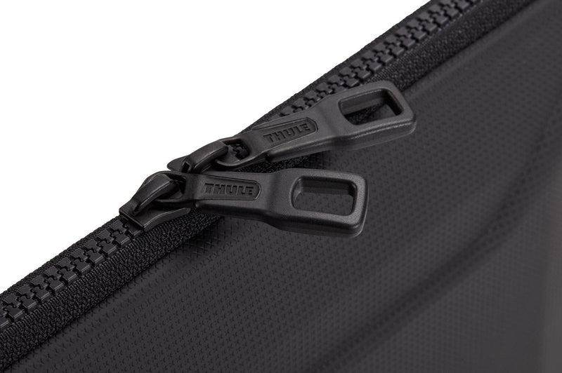 Thule Luggage Gauntlet MacBook Sleeve 16