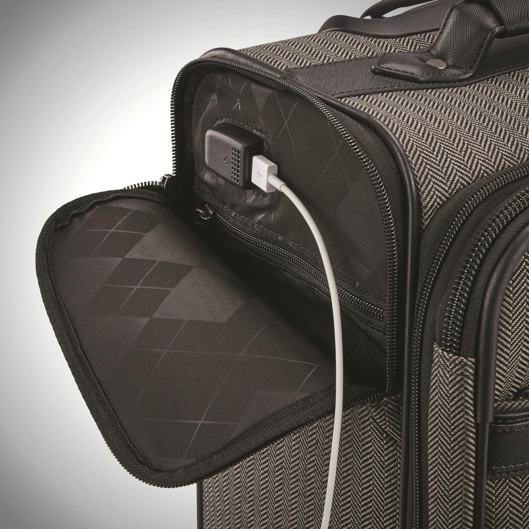 Underseat & expandable Cabin Bag